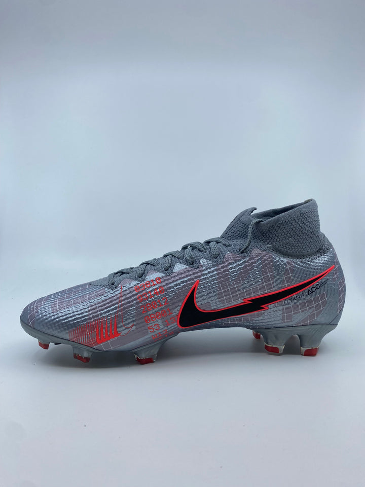Nike Mercurial Superfly 7 - Size 41