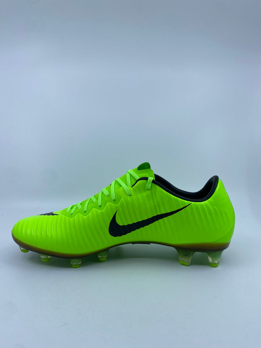 Nike mercurial vapor 11 size 9.5 best sale