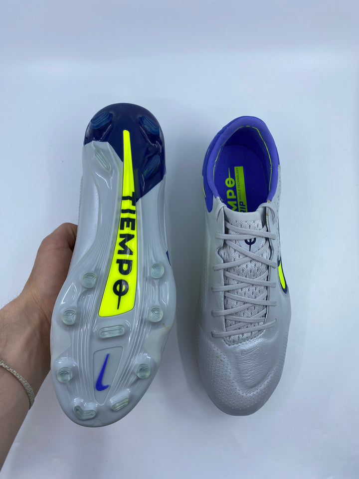 Nike Tiempo Legend 9 - Size 42