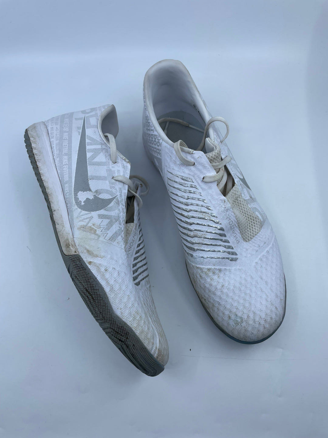 Nike Phantom Venom IC - Size 42