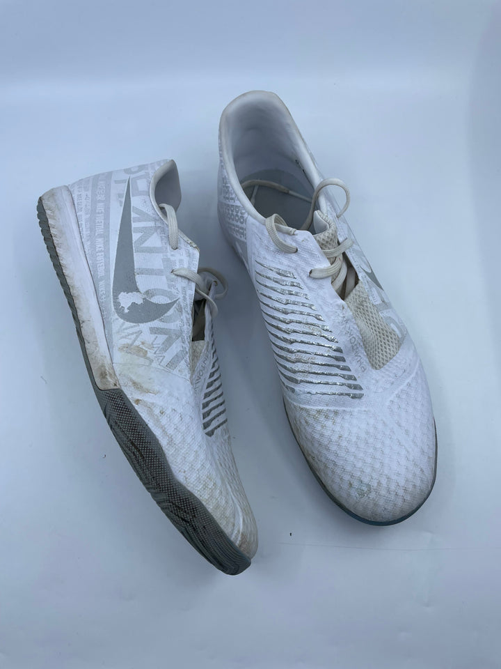 Nike Phantom Venom IC - Size 42
