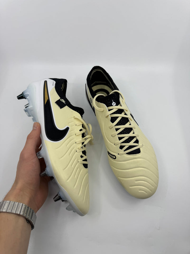 Nike Tiempo Legend 10 - Size 44