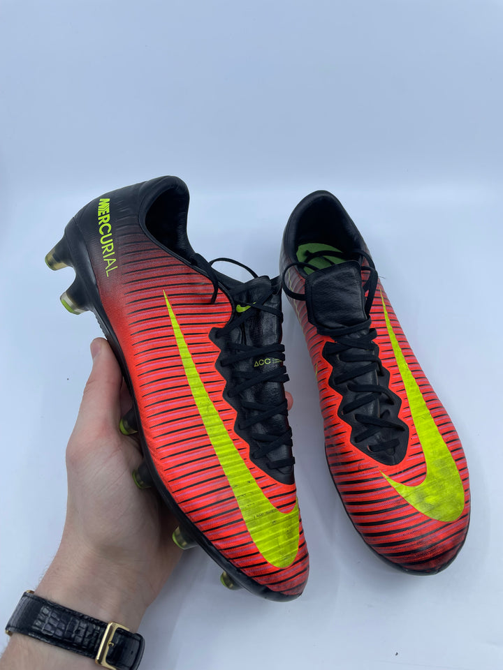 Nike Mercurial Vapor XI - Size 40