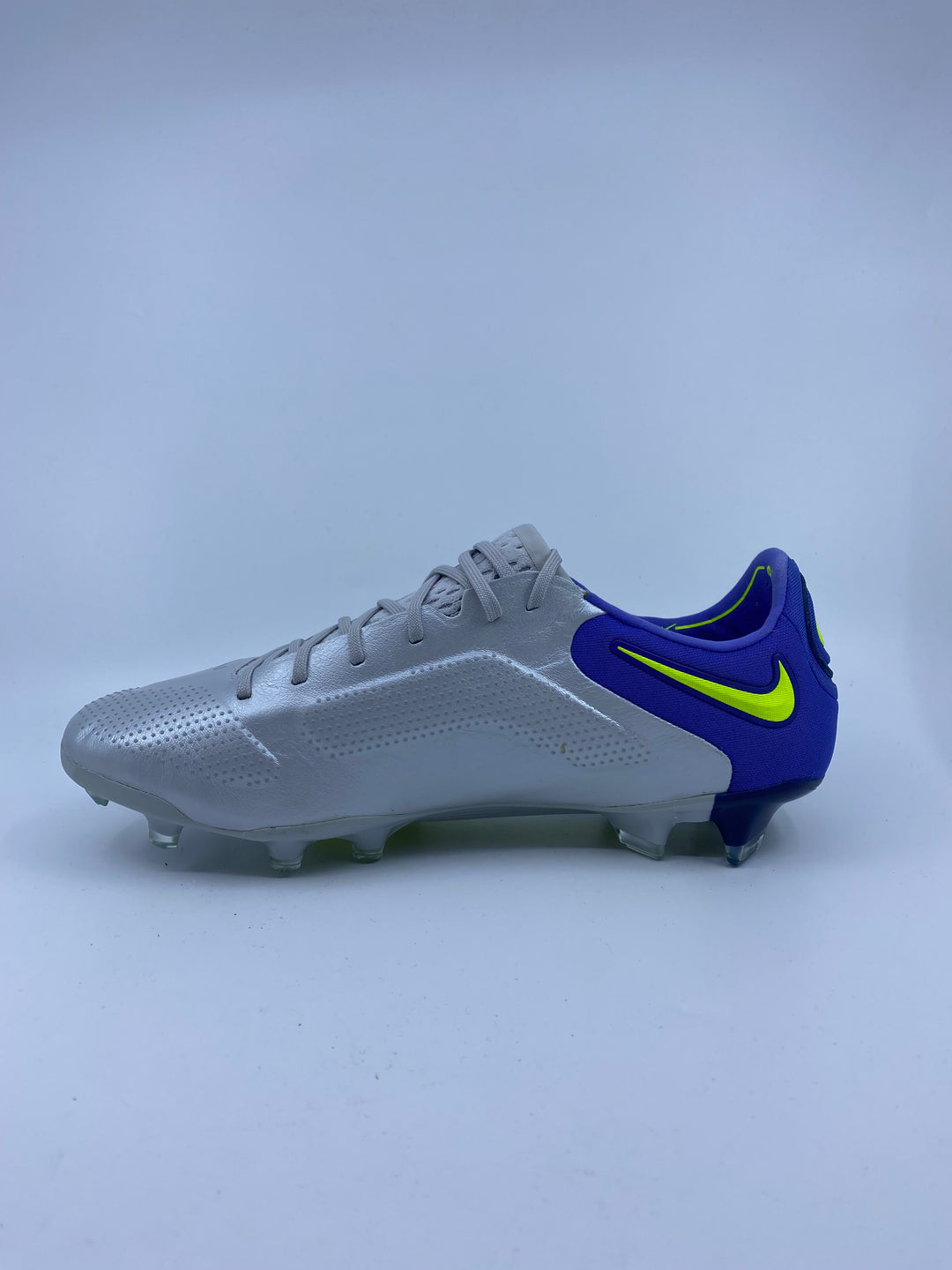 Nike Tiempo Legend 9 - Size 42