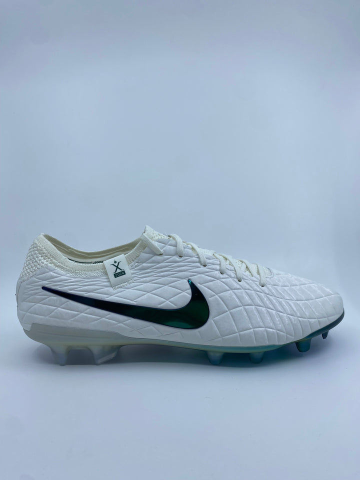 Nike Tiempo Legend 10 Pearl - Size 44