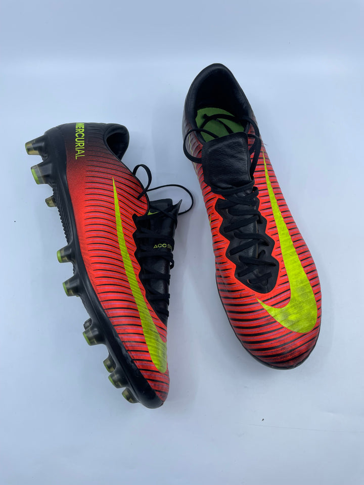 Nike Mercurial Vapor XI - Size 40