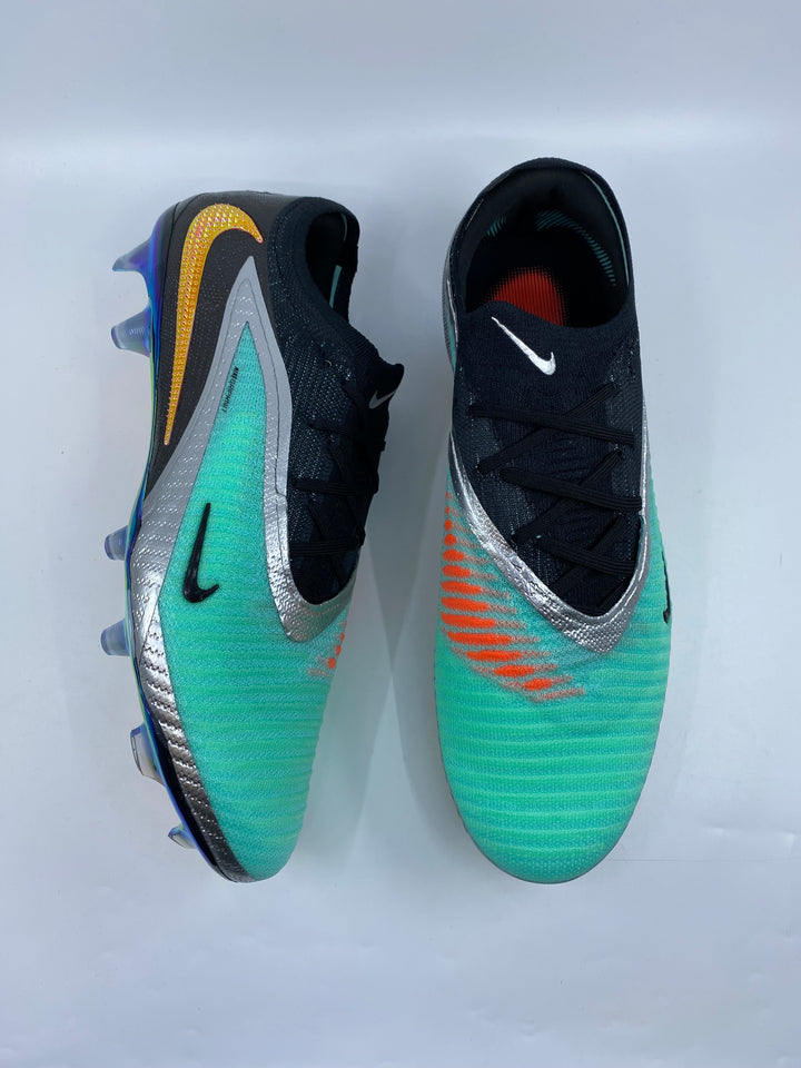 Nike Phantom 6 - Size 44.5