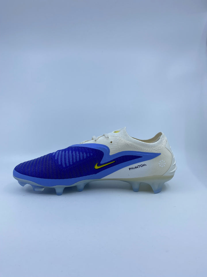 Nike Phantom 6 - Size 44