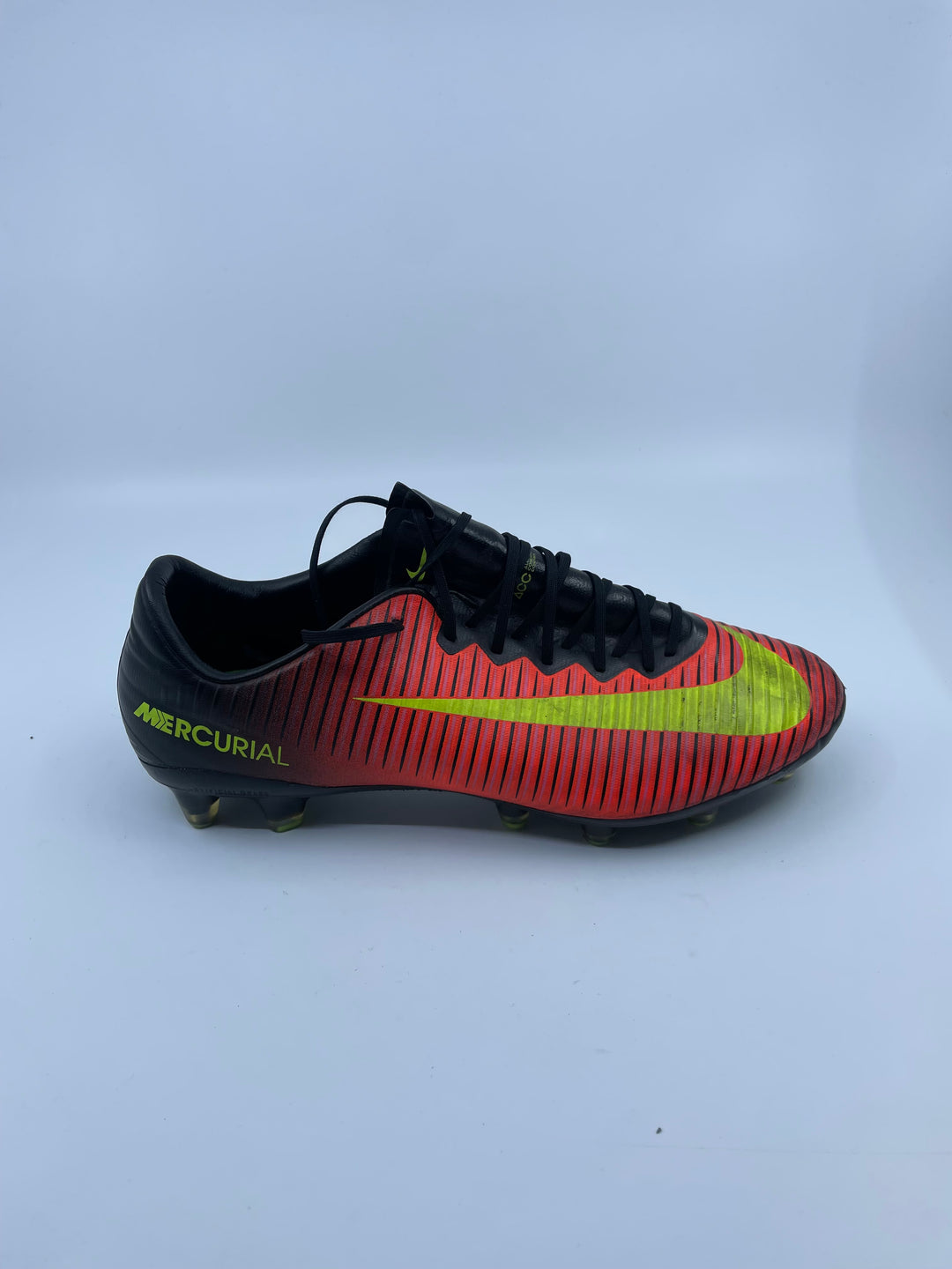 Nike Mercurial Vapor XI - Size 40