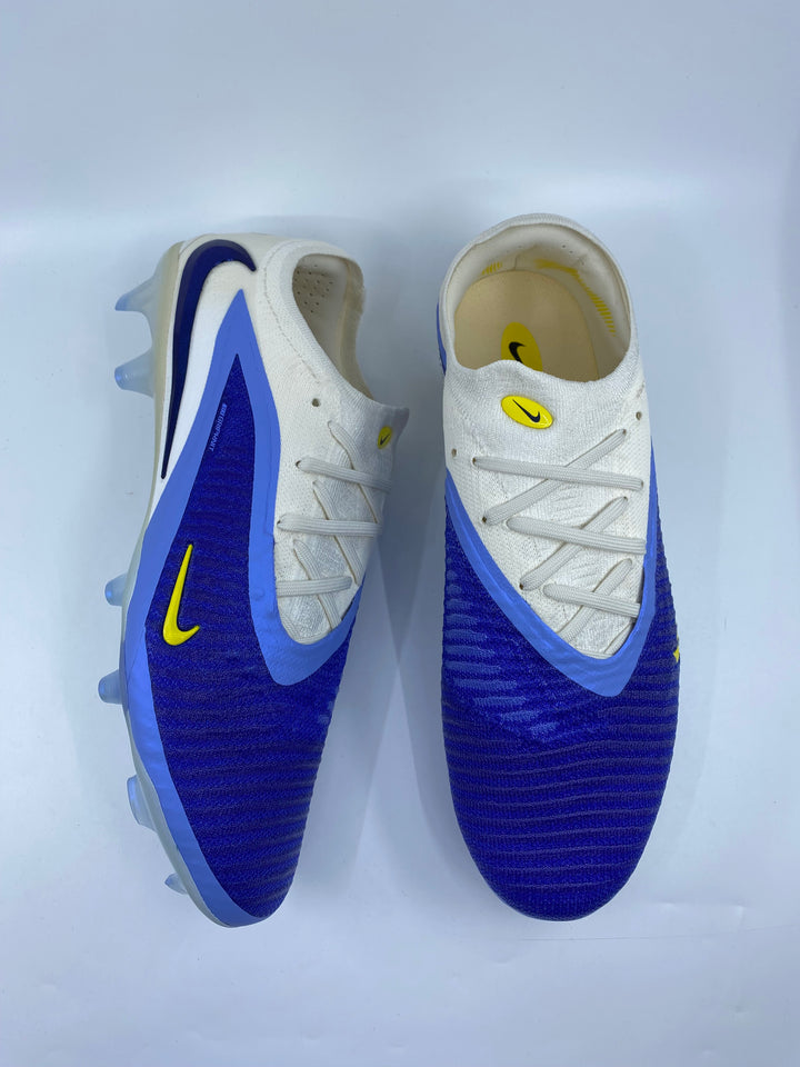 Nike Phantom 6 - Size 44