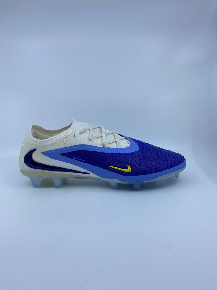 Nike Phantom 6 - Size 44