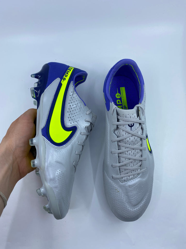 Nike Tiempo Legend 9 - Size 42