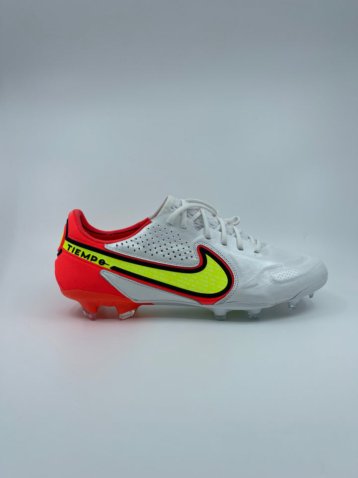 Nike Tiempo Legend 9 - Size 43