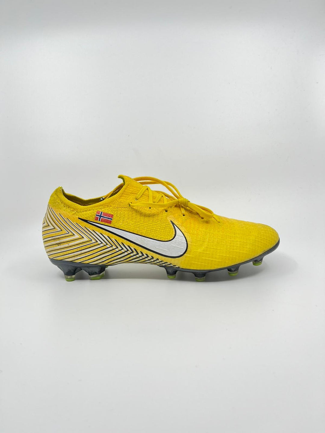 Nike Mercurial Vapor 12 NJR - Size 43