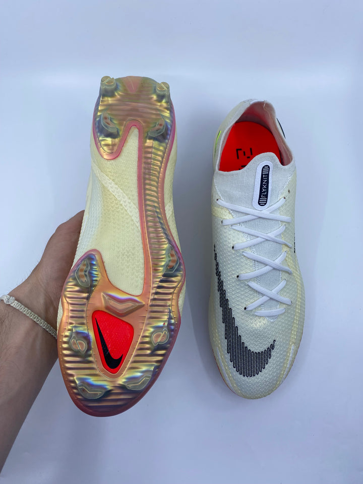 Nike Phantom GT - Size 42.5