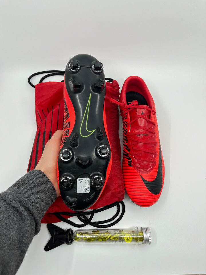 Nike Mercurial Vapor XI - Size 42