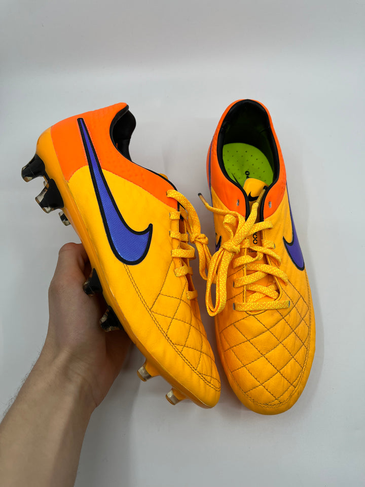 NIKE TIEMPO LEGEND 5/V - SIZE 42