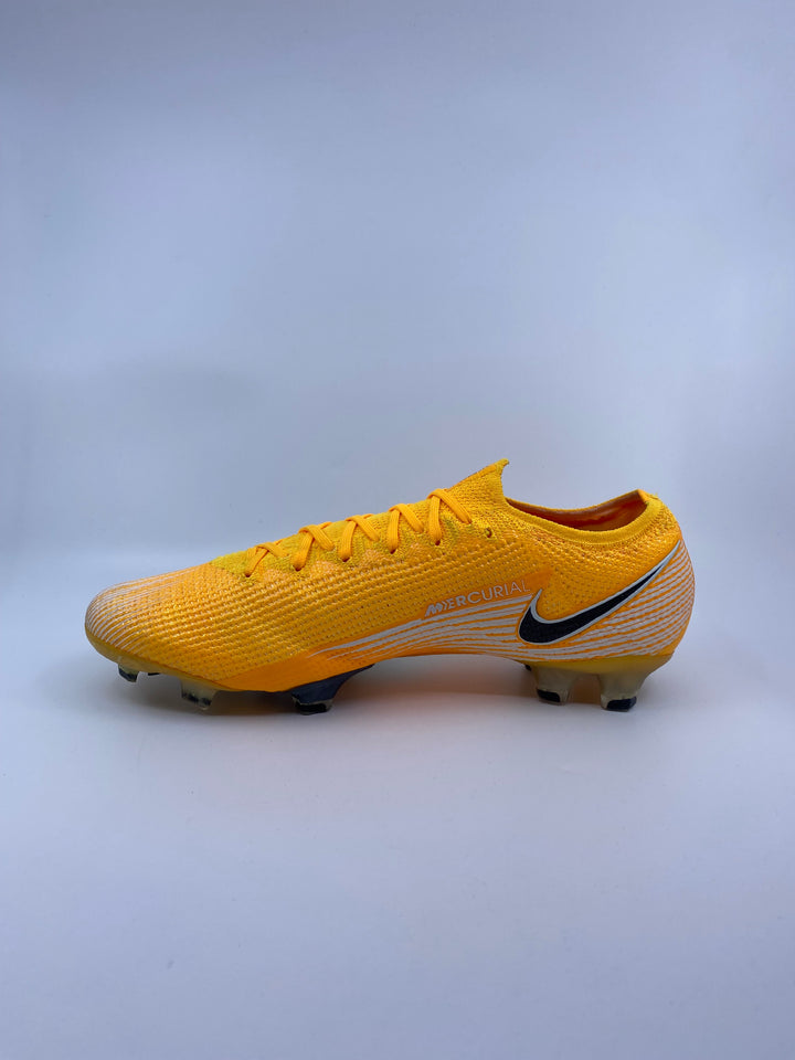 Nike Mercurial Vapor 13 - Size 44.5