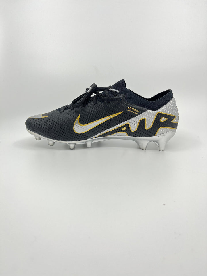 Nike Mercurial Vapor 15 - Size 42