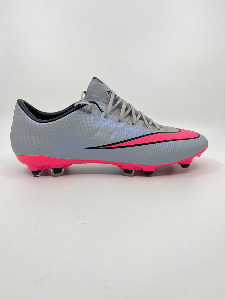 Nike Mercurial Vapor 10/X - Size 43