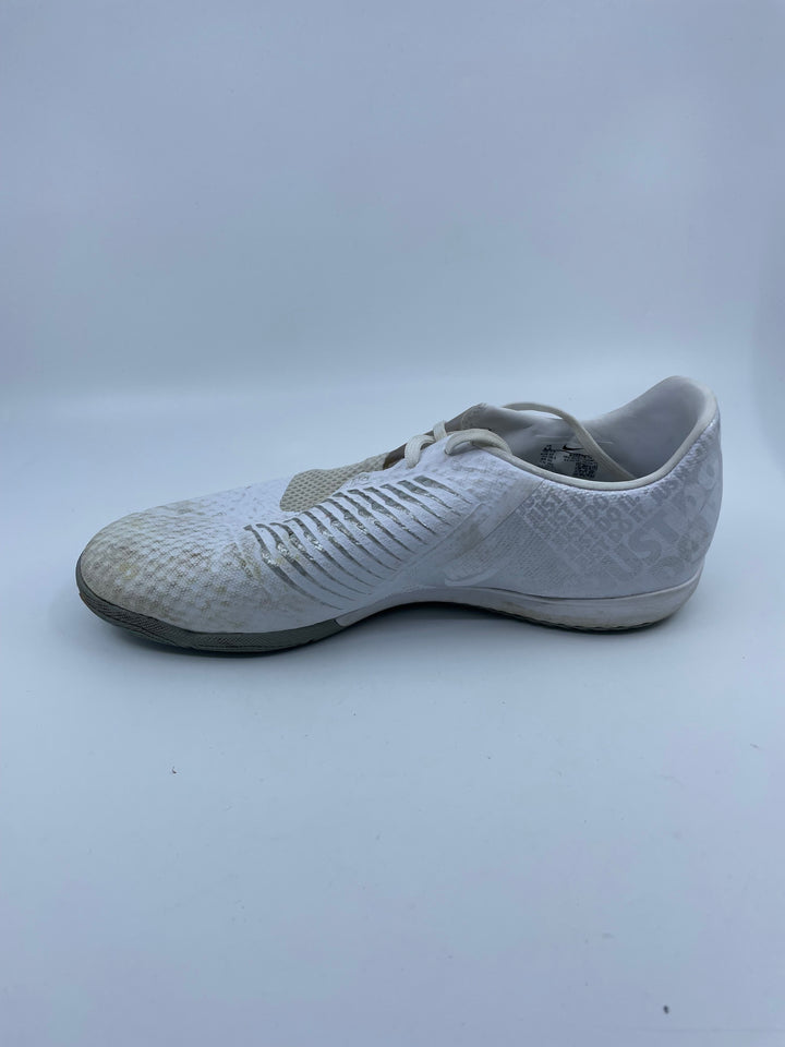 Nike Phantom Venom IC - Size 42