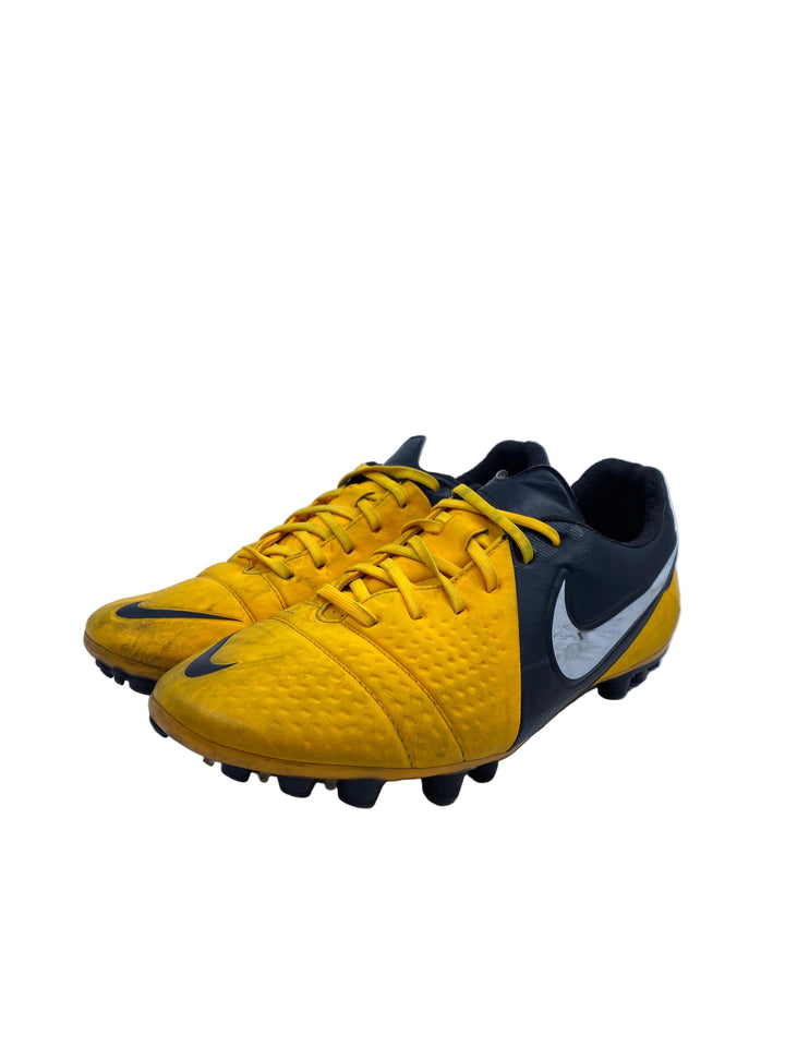 Nike CTR360 Maestri III - Size 40