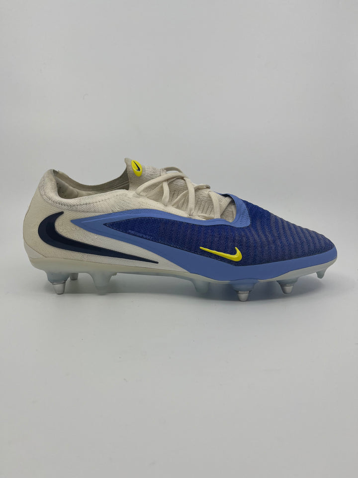 Nike Phantom 6 - Size 43