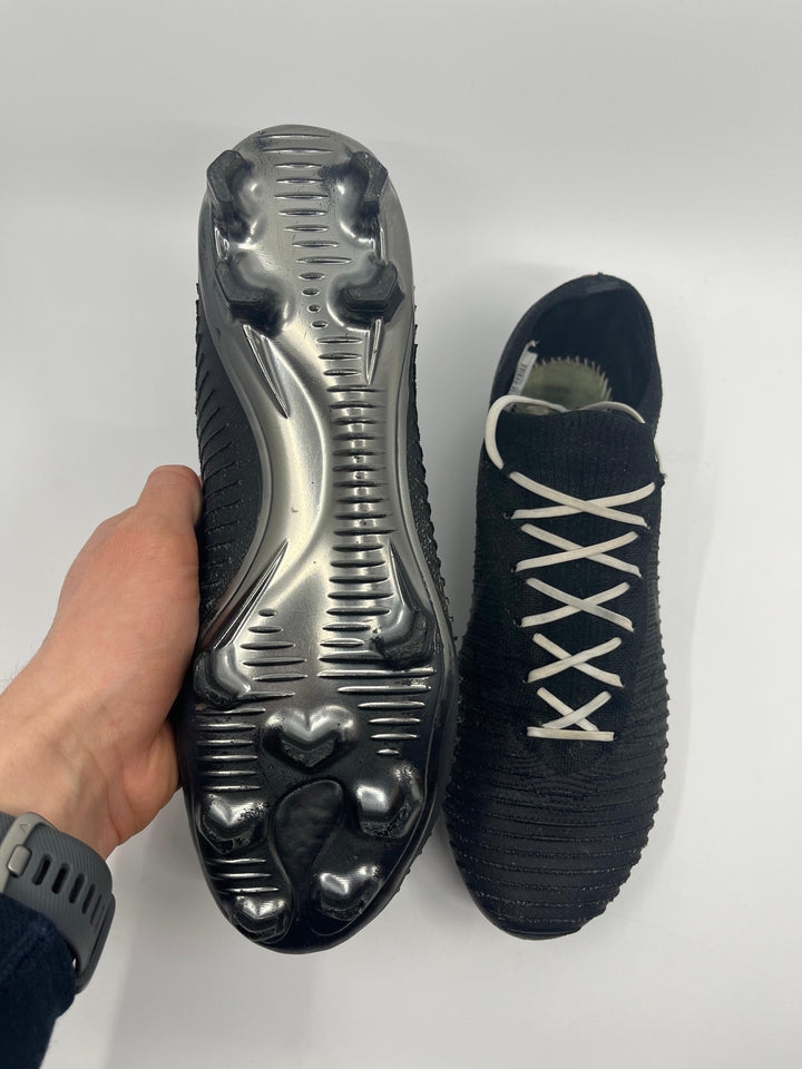 Nike Mercurial Flyknit Ultra - Size 43