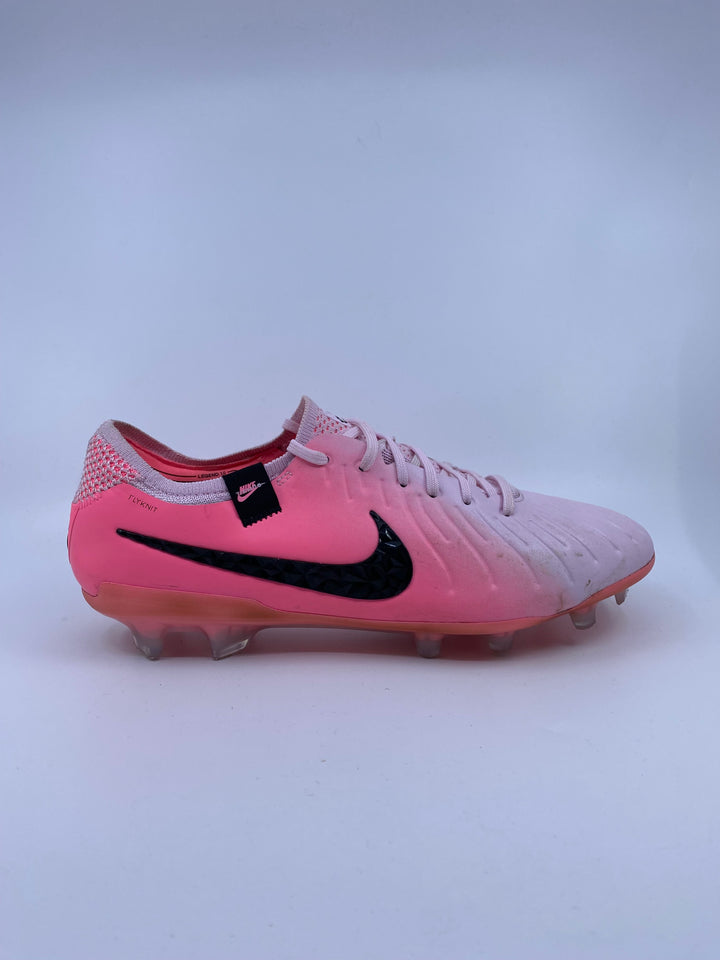 Nike Tiempo Legend 10 - Size 43