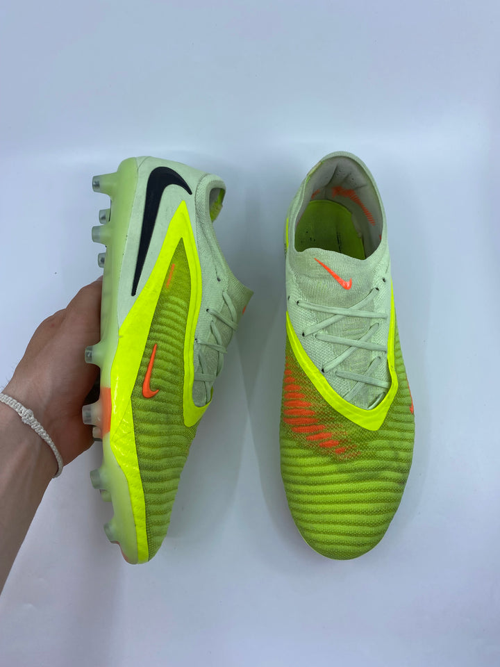 Nike Phantom 6 - Size 43