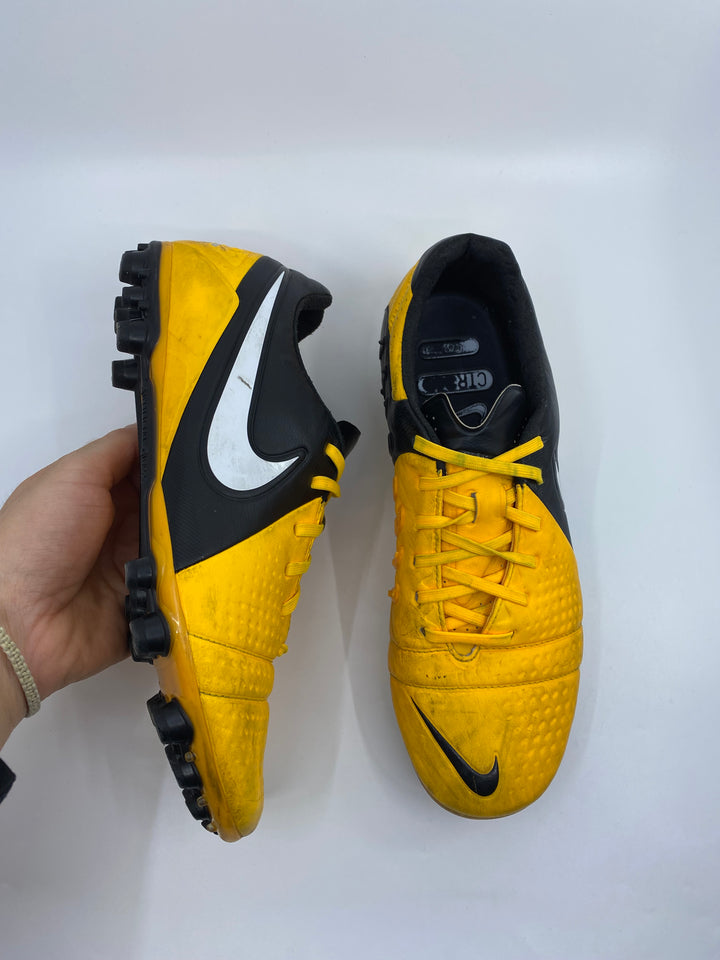 Nike CTR360 Maestri III - Size 40