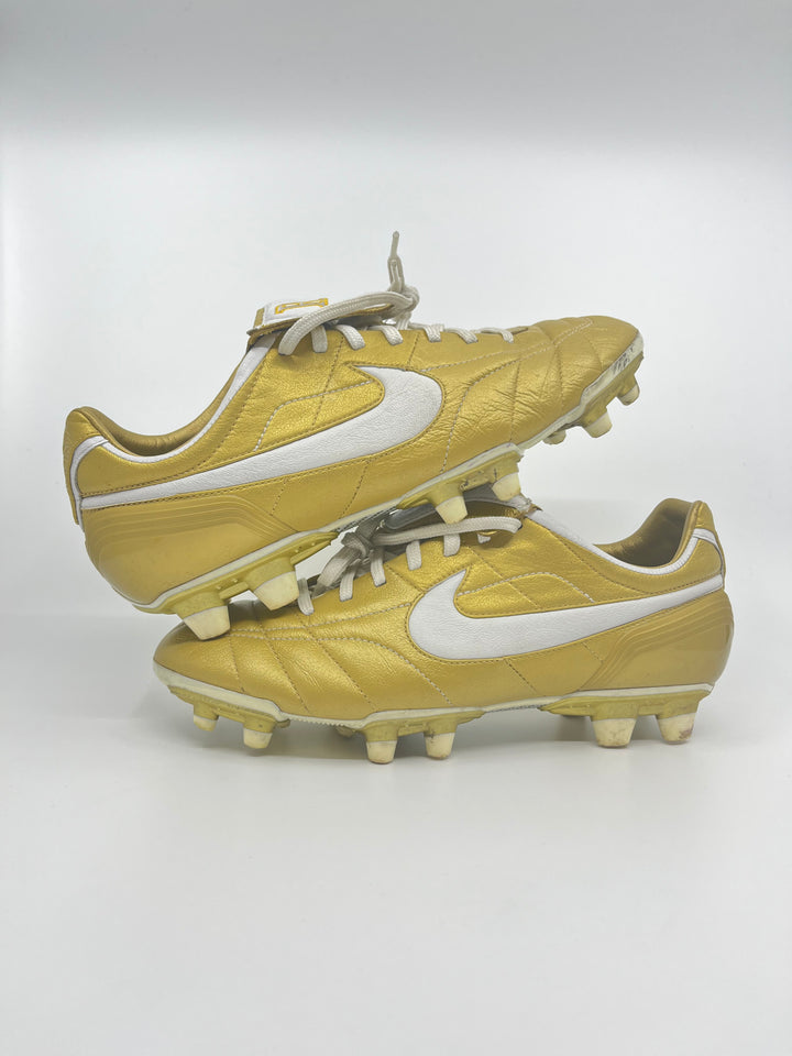 NIKE TIEMPO AIR LEGEND GOLD R10 - SIZE 42
