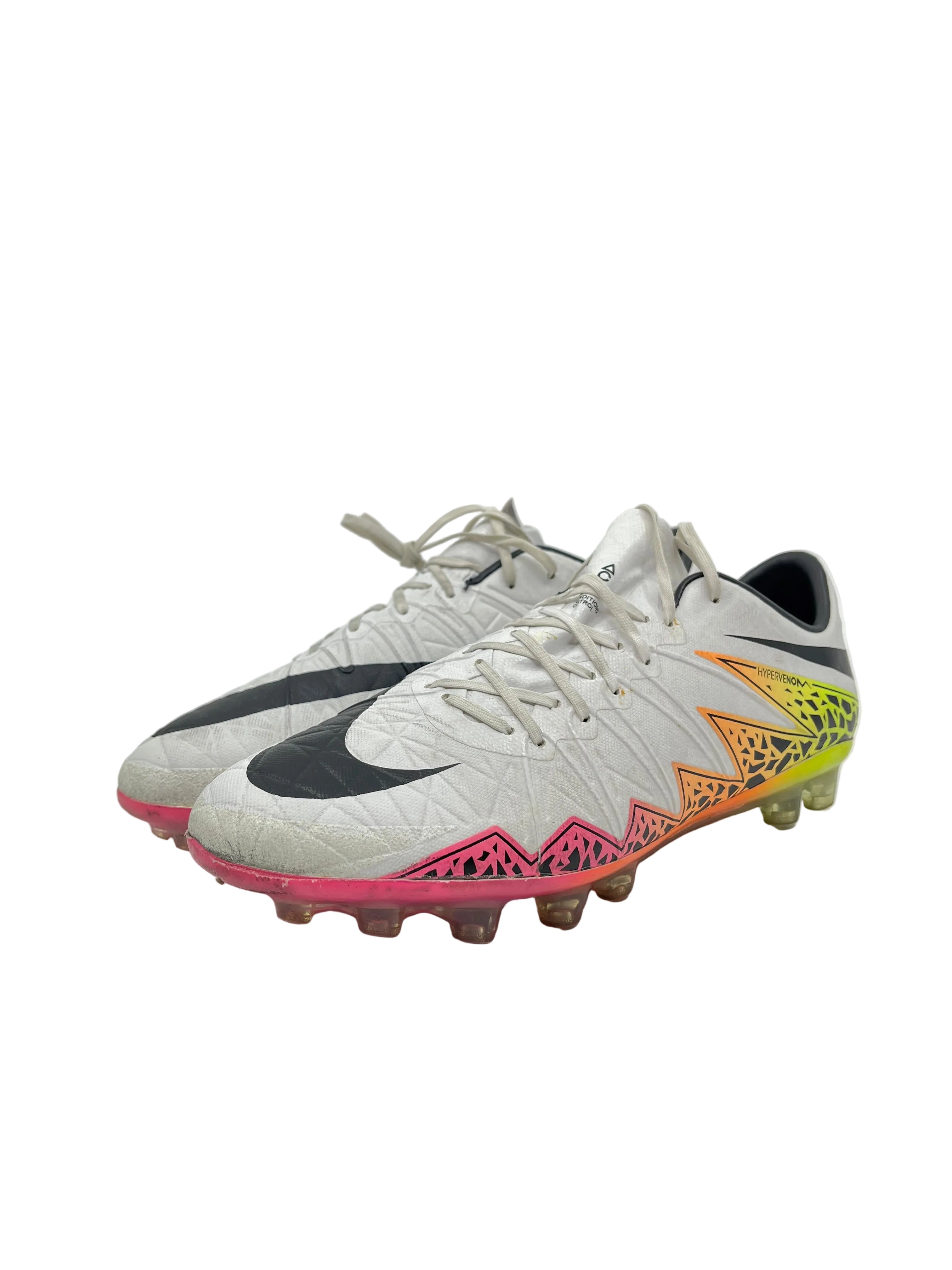 nike hypervenom size 5