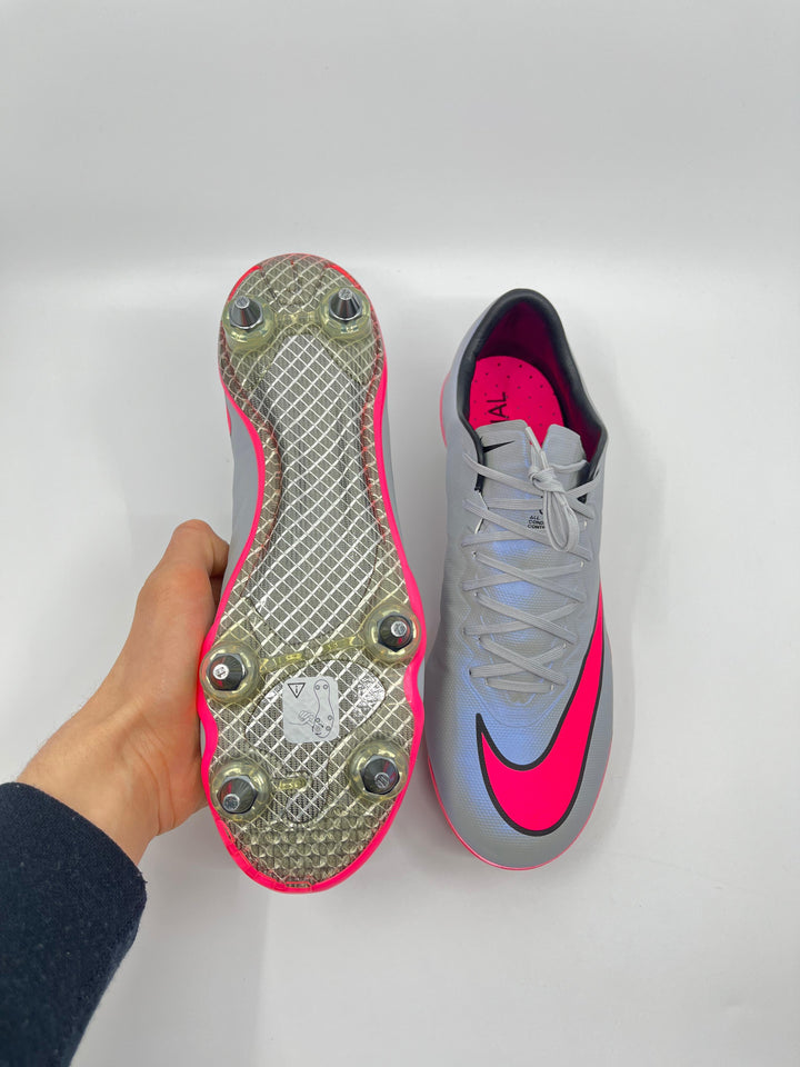 Nike Mercurial Vapor X - Size 40