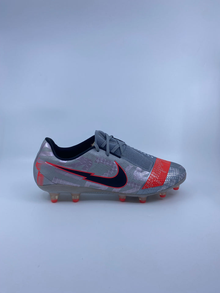 Nike Phantom Venom Elite - Size 42