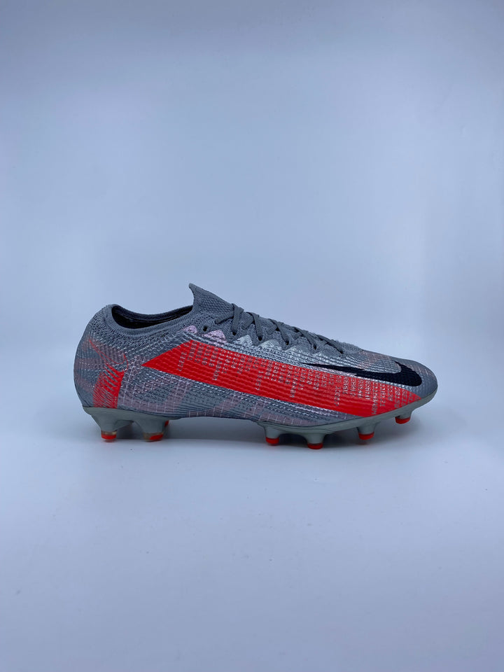 Nike Mercurial Vapor 13 - Size 43