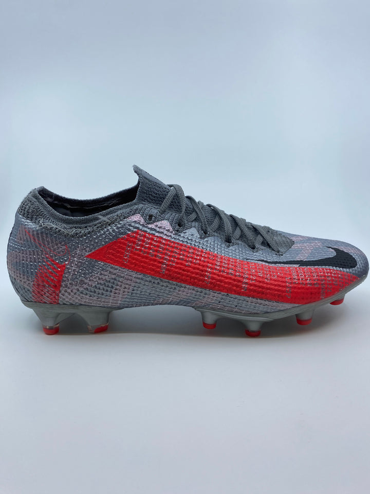 Nike Mercurial Vapor 13 - Size 42