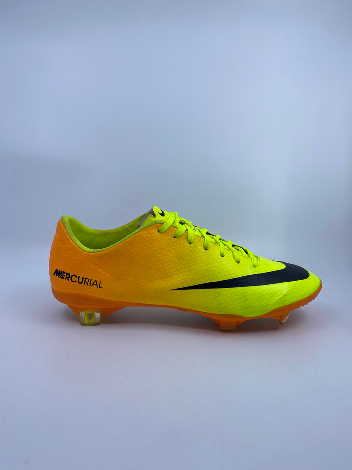 Nike Mercurial Vapor IX - Size 40