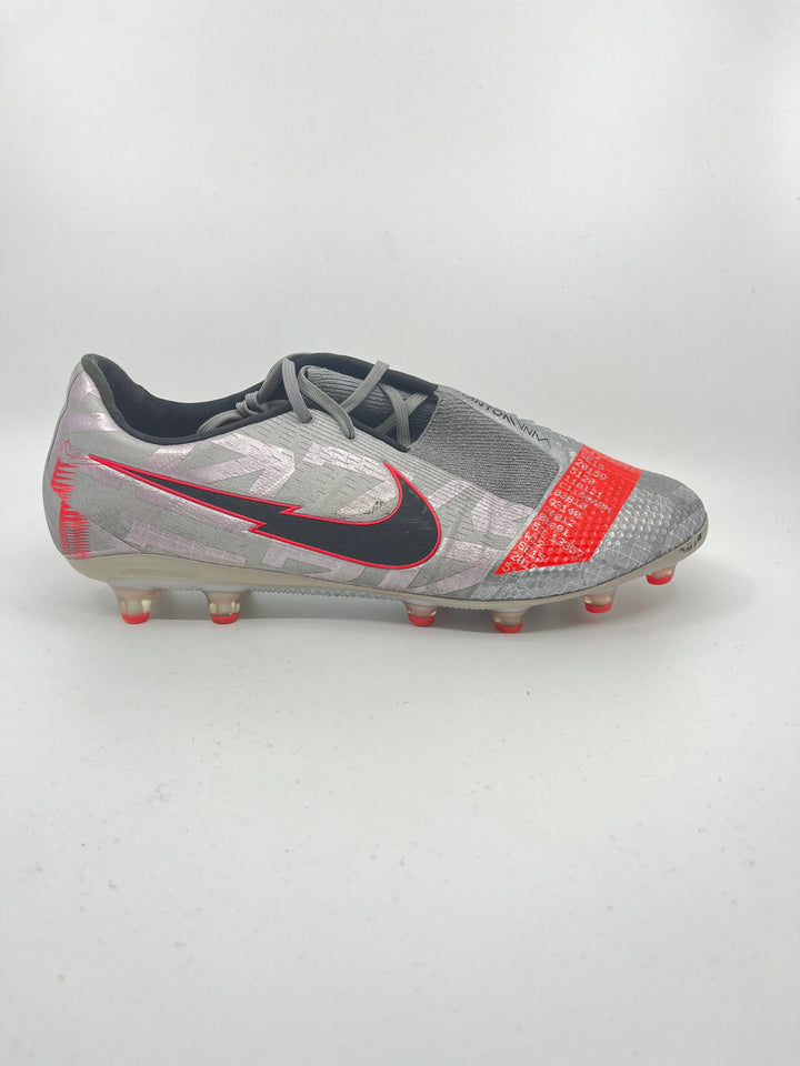 Nike Phantom Venom - Size 44.5