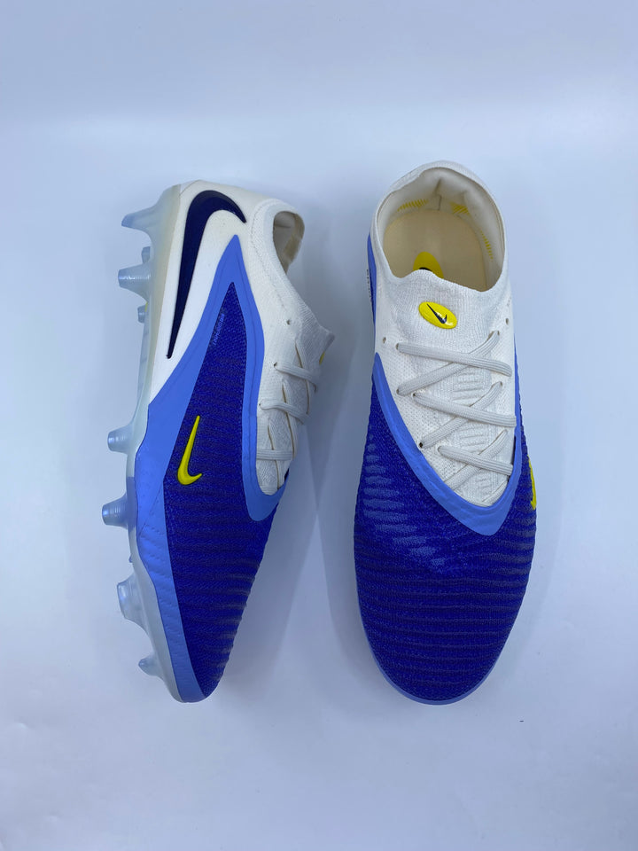 Nike Phantom 6 - Size 43