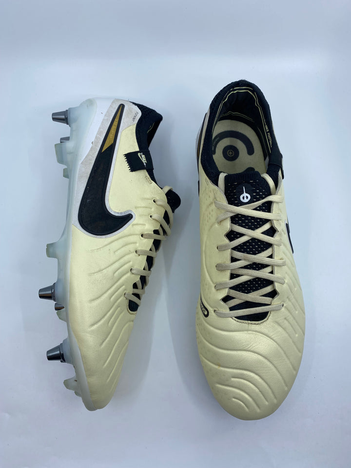 Nike Tiempo Legend 10 - Size 44