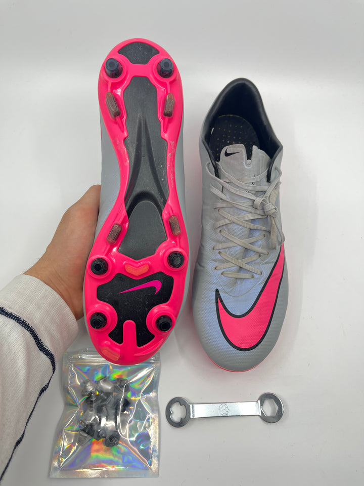 Nike Mercurial Vapor 10/X - Size 43