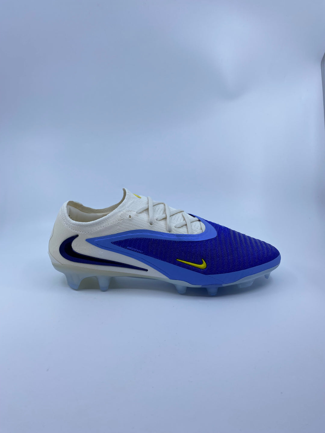 Nike Phantom 6 - Size 43