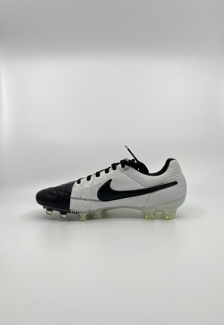 Nike Tiempo Legend 5 - Size 40,5