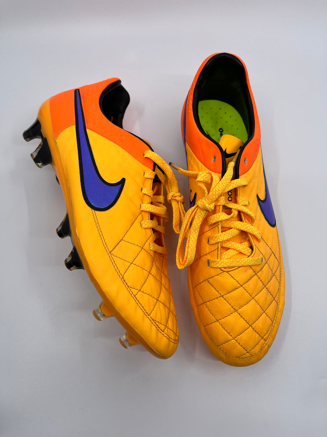 NIKE TIEMPO LEGEND 5/V - SIZE 42
