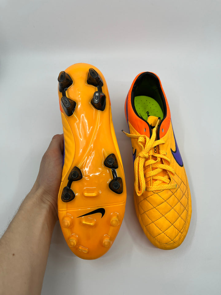 NIKE TIEMPO LEGEND 5/V - SIZE 42