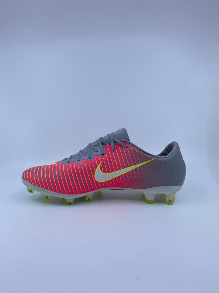 Nike Mercurial Vapor XI - Size 40,5