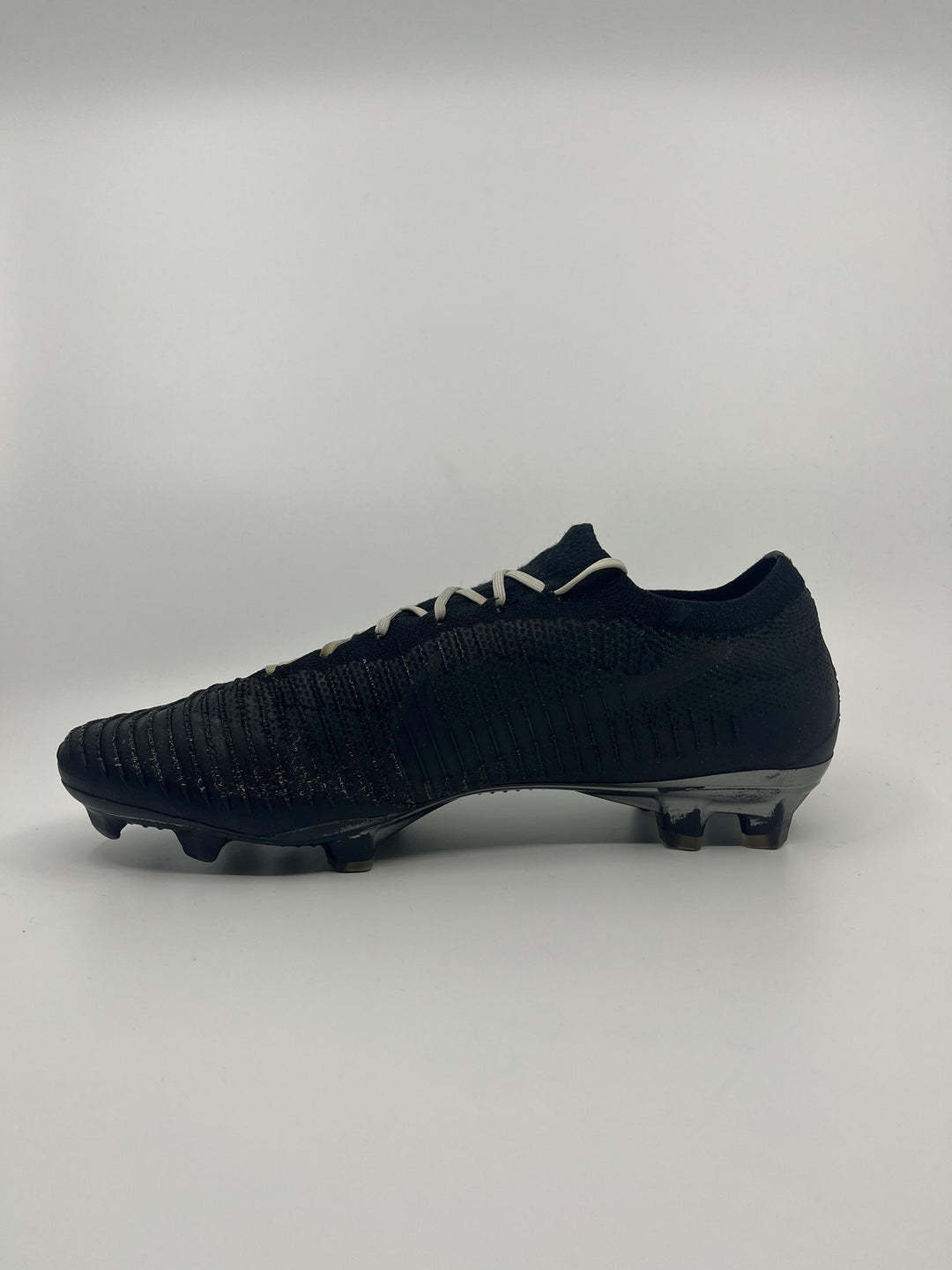 Nike Mercurial Flyknit Ultra - Size 43