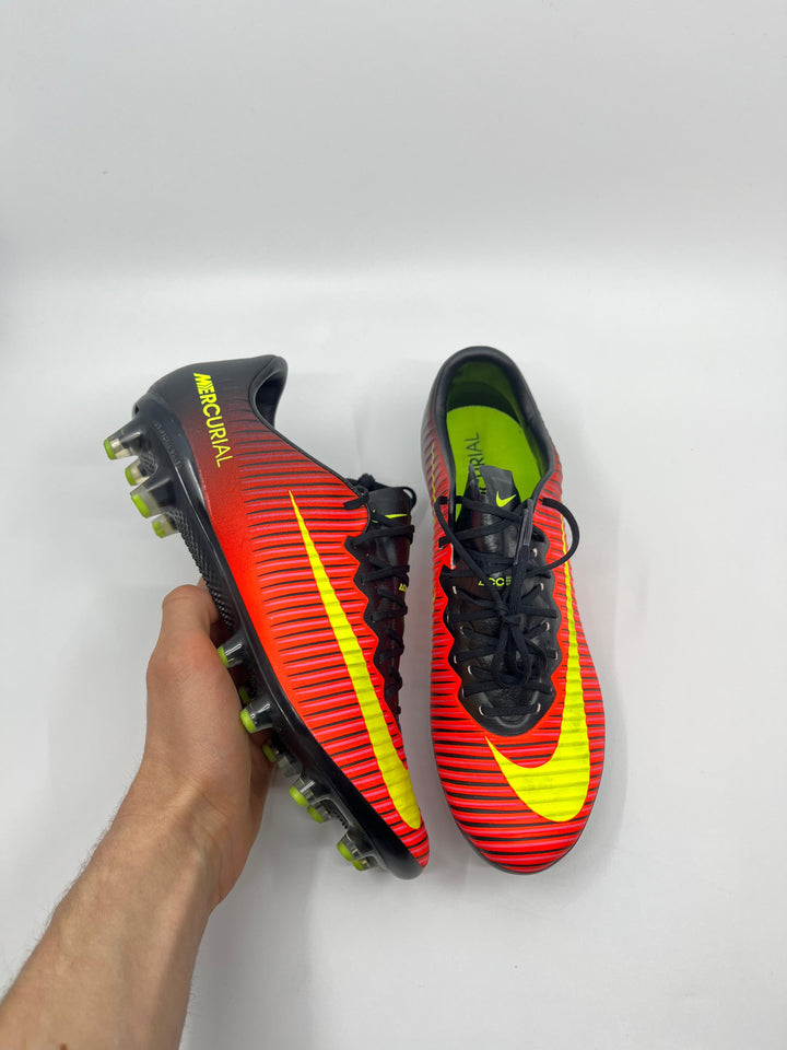 Nike Mercurial Vapor 11 - Size 39