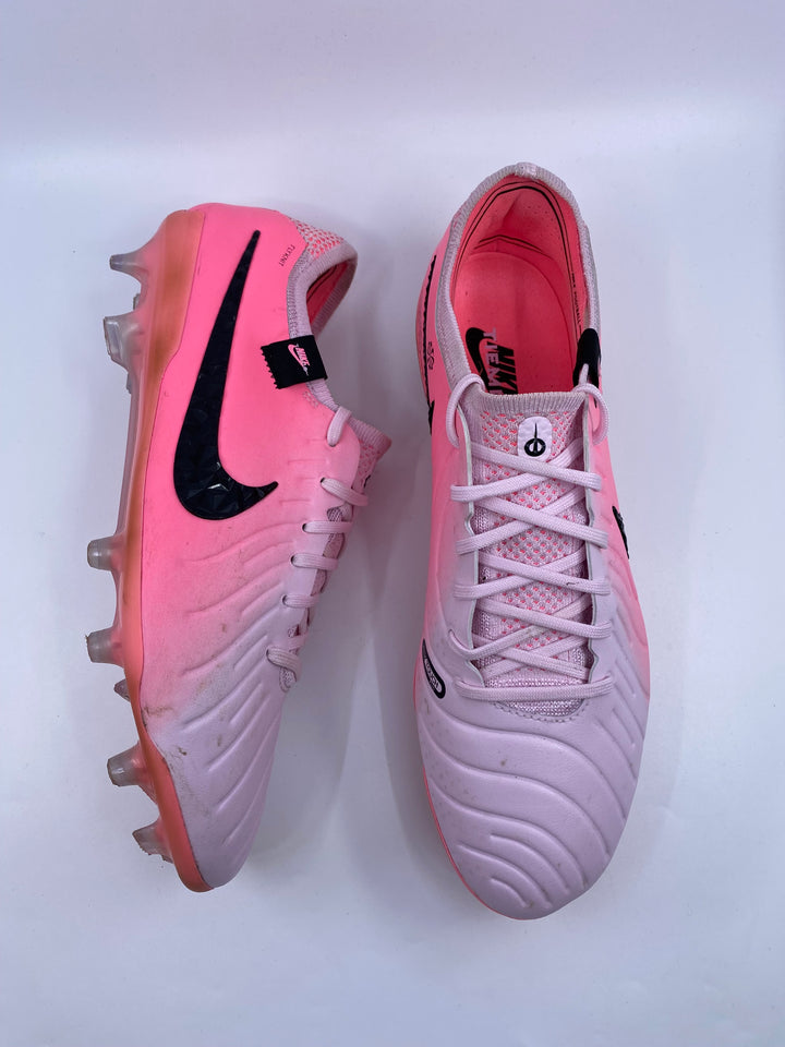 Nike Tiempo Legend 10 - Size 43